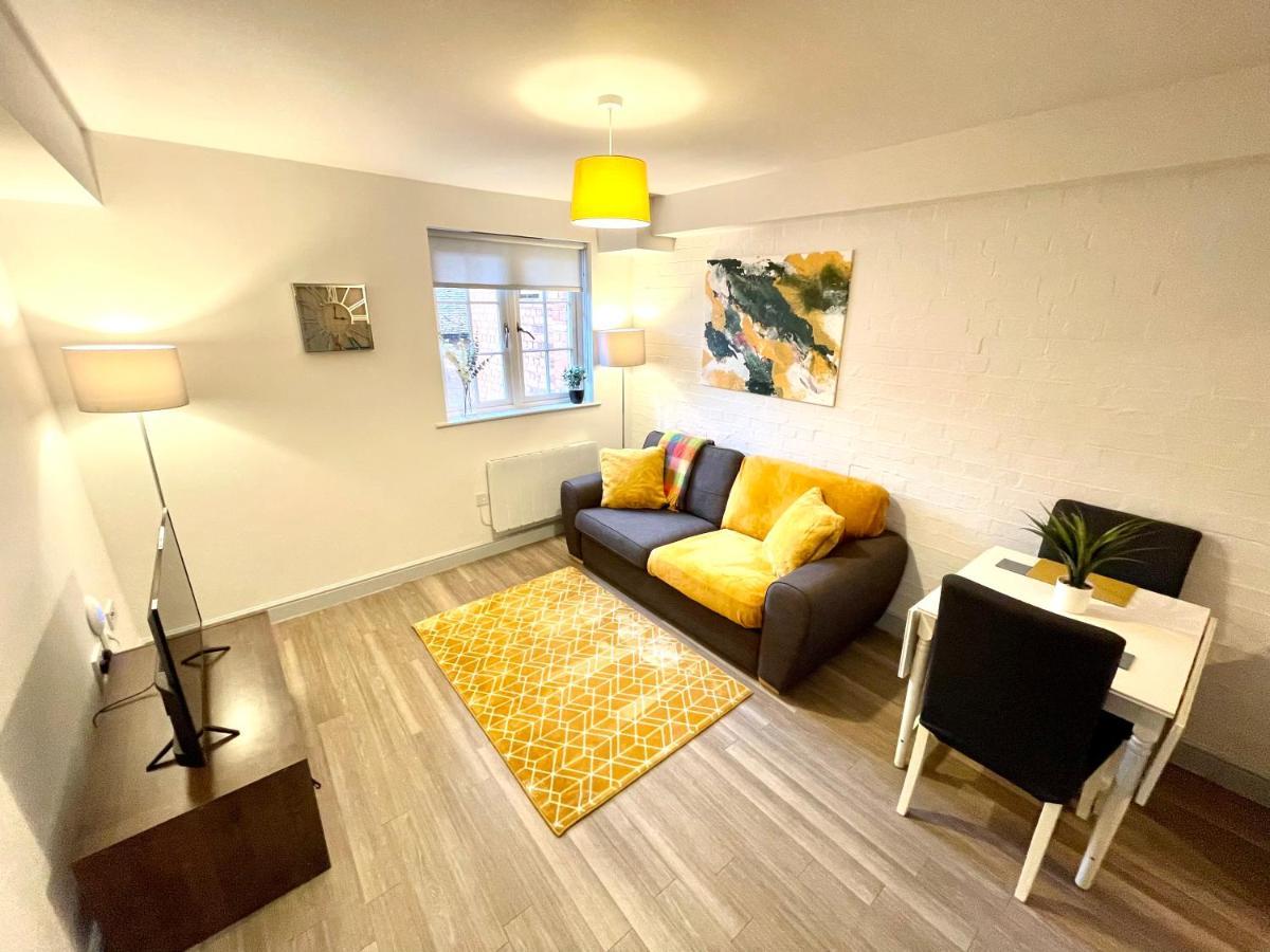 Bright & Cosy One Bedroom Apartment - 2 Beds - Perfect Base In Bishop’s Stortford Exterior foto